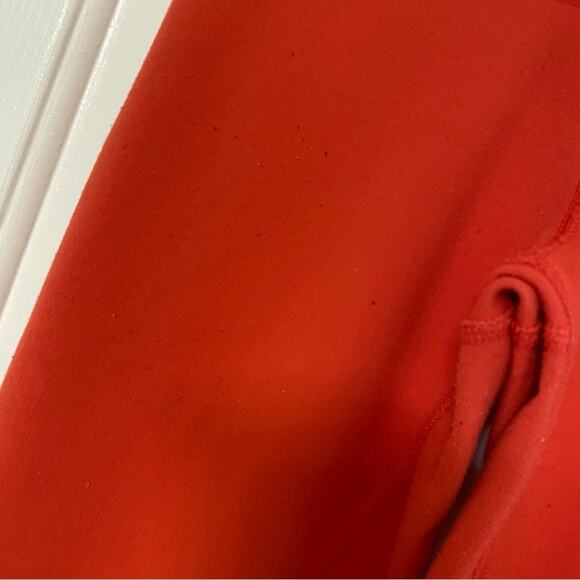 LULULEMON • Red Orange Cropped Athletic Leggings - Picture 4 of 8